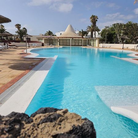 Bungalow Goa Pool View, Playa Roca Residence Sea Front Access - Free Ac - Wifi Costa Teguise Esterno foto
