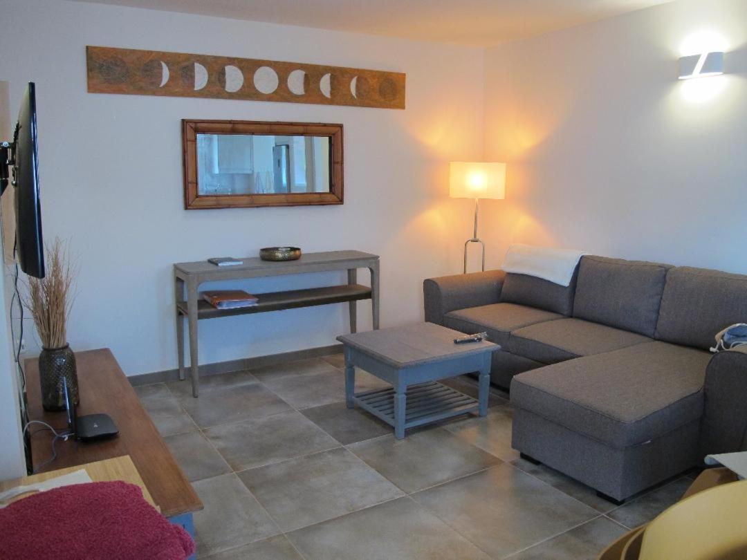 Bungalow Goa Pool View, Playa Roca Residence Sea Front Access - Free Ac - Wifi Costa Teguise Esterno foto