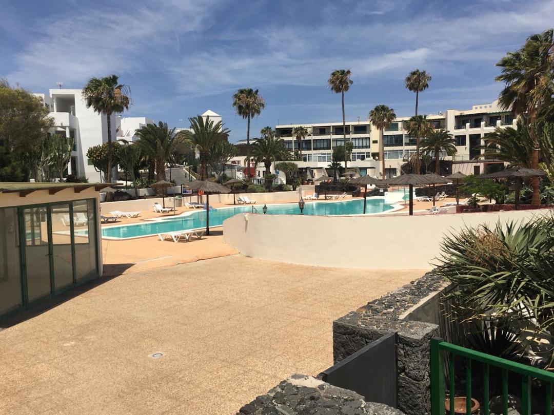 Bungalow Goa Pool View, Playa Roca Residence Sea Front Access - Free Ac - Wifi Costa Teguise Esterno foto