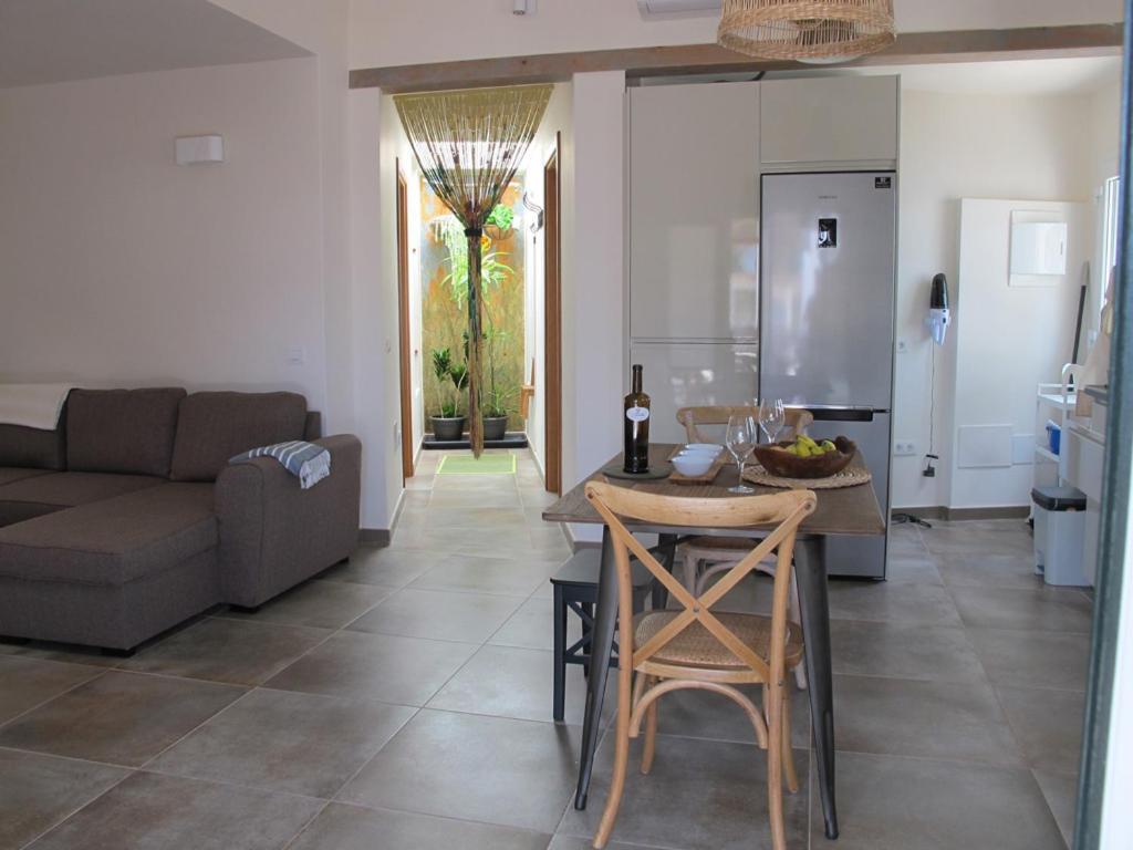 Bungalow Goa Pool View, Playa Roca Residence Sea Front Access - Free Ac - Wifi Costa Teguise Esterno foto