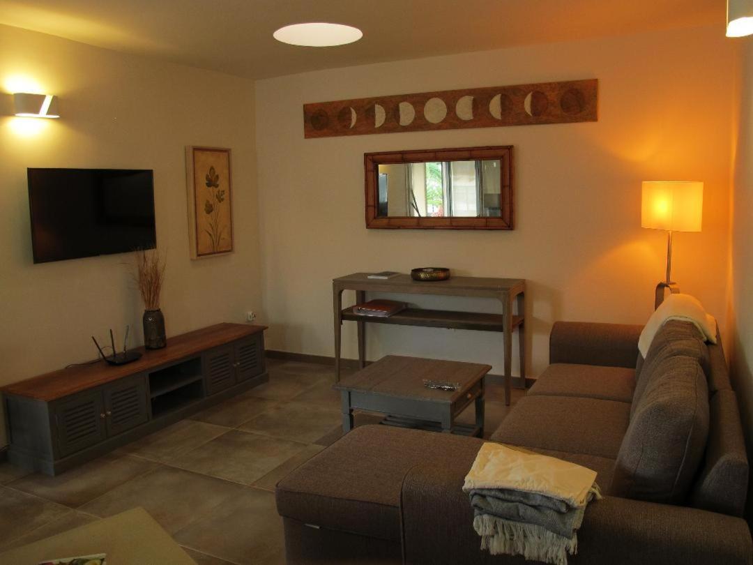 Bungalow Goa Pool View, Playa Roca Residence Sea Front Access - Free Ac - Wifi Costa Teguise Esterno foto