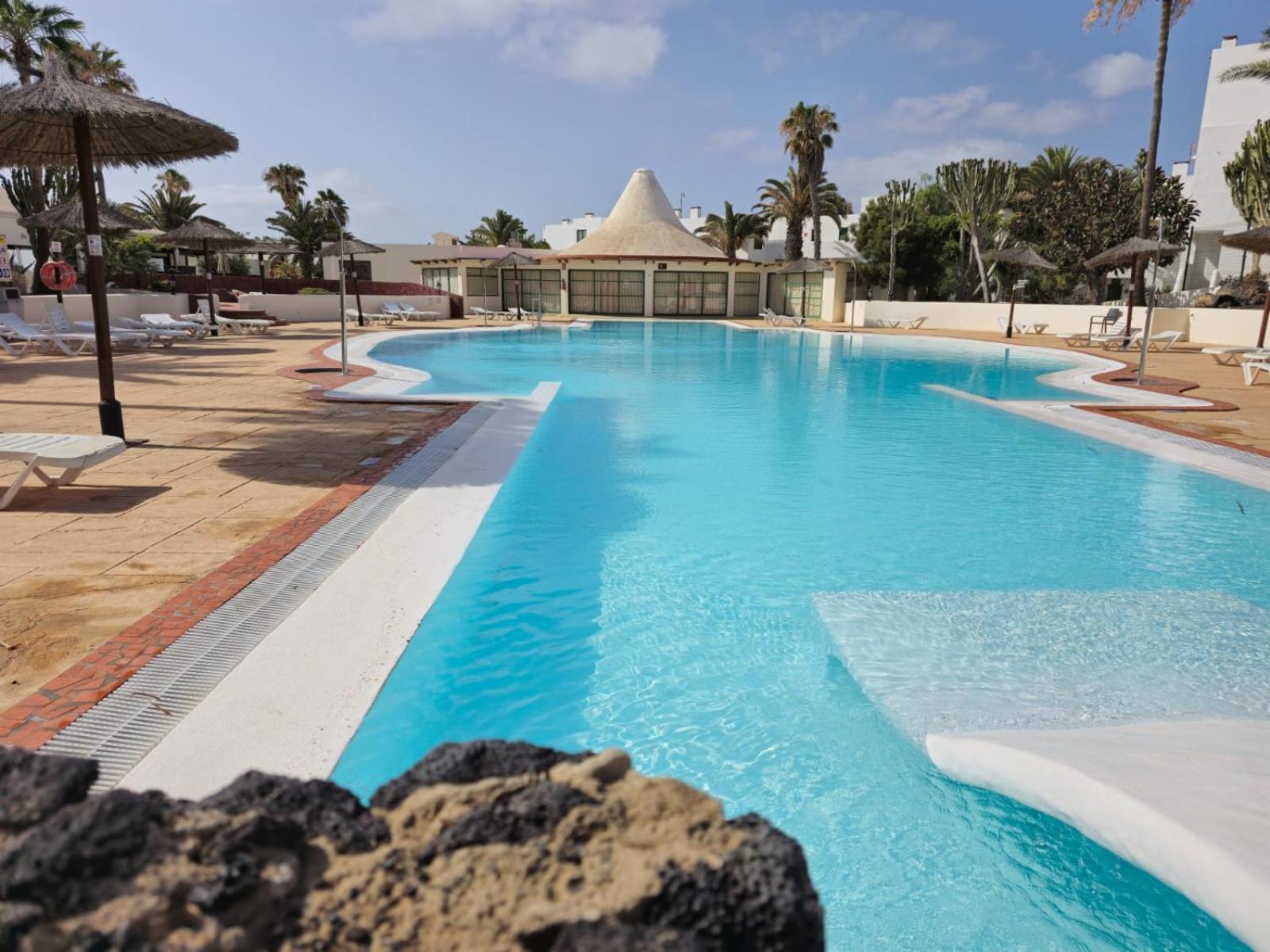 Bungalow Goa Pool View, Playa Roca Residence Sea Front Access - Free Ac - Wifi Costa Teguise Esterno foto